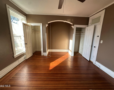 39 S Lake Avenue - Photo Thumbnail 9