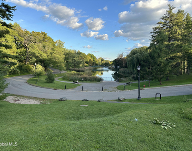 39 S Lake Avenue - Photo Thumbnail 12