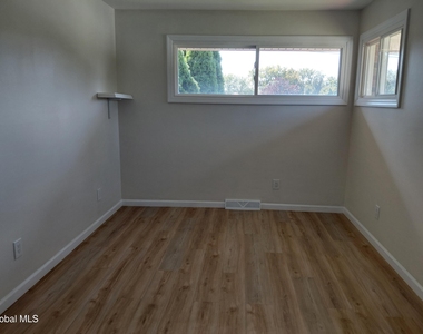 192 Shaker Park Drive - Photo Thumbnail 10