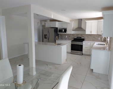 192 Shaker Park Drive - Photo Thumbnail 5