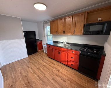 74 Mountain Avenue - Photo Thumbnail 2
