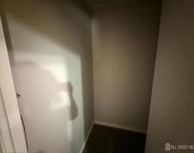 74 Mountain Avenue - Photo Thumbnail 14