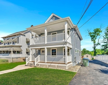 256 Main Street - Photo Thumbnail 2