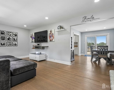 12 Woodland Road - Photo Thumbnail 1