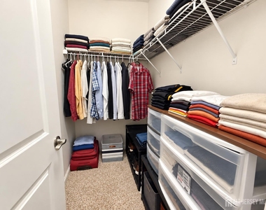 306 Dickson Court - Photo Thumbnail 9