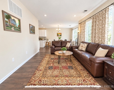 306 Dickson Court - Photo Thumbnail 1