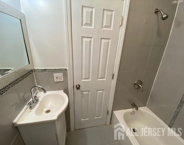 310 Somerset Street - Photo Thumbnail 6