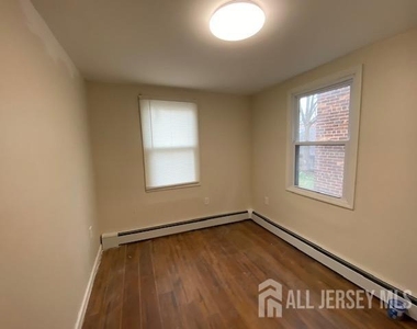 310 Somerset Street - Photo Thumbnail 7