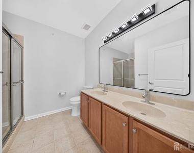 645 Doral Court - Photo Thumbnail 12