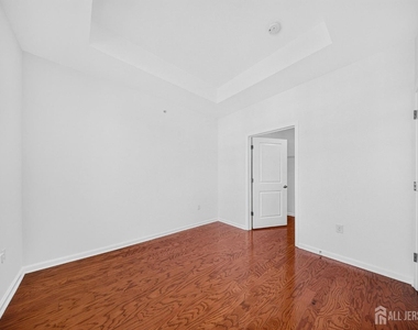 645 Doral Court - Photo Thumbnail 14