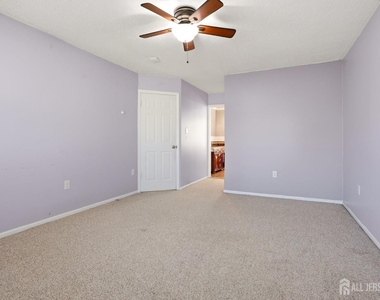 50 Glen Oaks Court - Photo Thumbnail 12