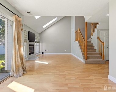 50 Glen Oaks Court - Photo Thumbnail 4