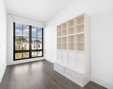 147 14th Street - Photo Thumbnail 6