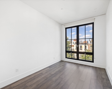 147 14th Street - Photo Thumbnail 5