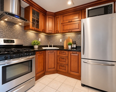 27-16 41st Avenue - Photo Thumbnail 2