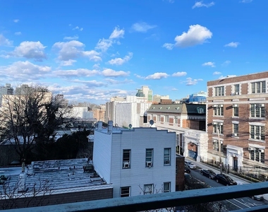 27-16 41st Avenue - Photo Thumbnail 4