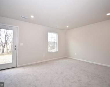 99 Gray Silver Road - Photo Thumbnail 5