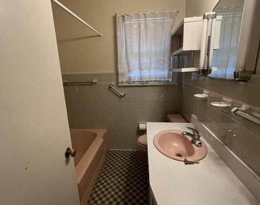 4906 Hood Drive - Photo Thumbnail 11