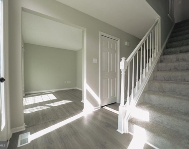 5702 Cambridge Drive - Photo Thumbnail 11
