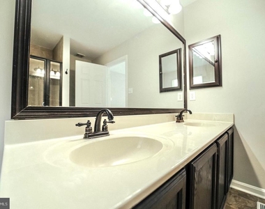 5702 Cambridge Drive - Photo Thumbnail 17