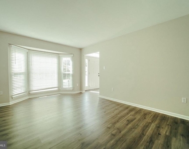 5702 Cambridge Drive - Photo Thumbnail 21