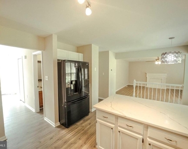 5702 Cambridge Drive - Photo Thumbnail 24