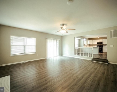 5702 Cambridge Drive - Photo Thumbnail 9