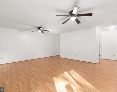 206 Hampton Drive - Photo Thumbnail 20