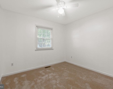 206 Hampton Drive - Photo Thumbnail 29