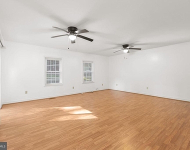 206 Hampton Drive - Photo Thumbnail 17