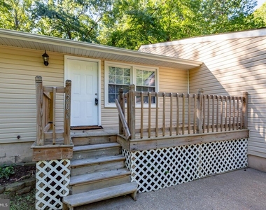 206 Hampton Drive - Photo Thumbnail 5