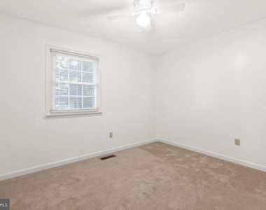 206 Hampton Drive - Photo Thumbnail 27