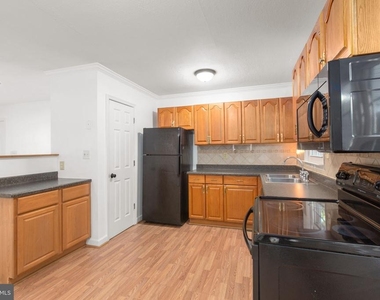 206 Hampton Drive - Photo Thumbnail 13