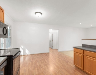 206 Hampton Drive - Photo Thumbnail 16