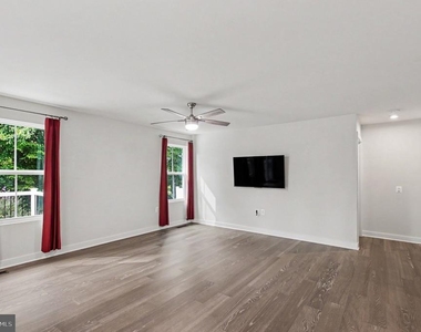 8914 Penrith Drive - Photo Thumbnail 3