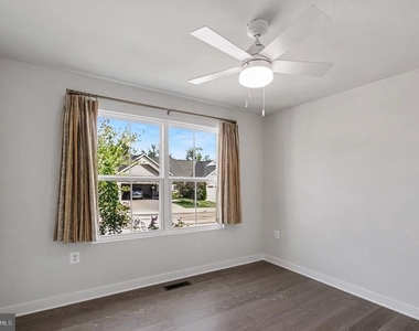 8914 Penrith Drive - Photo Thumbnail 14