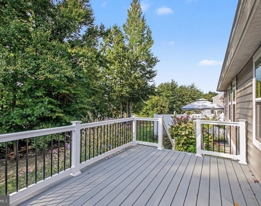8914 Penrith Drive - Photo Thumbnail 7