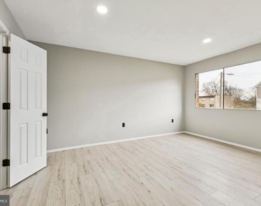 12751 Dara Drive - Photo Thumbnail 6
