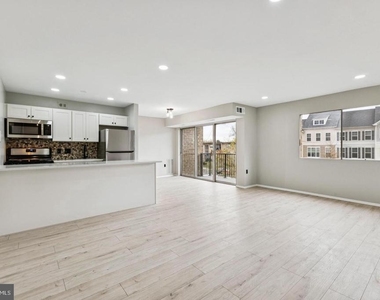 12751 Dara Drive - Photo Thumbnail 4