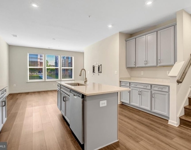 2508 Neabsco Common Place - Photo Thumbnail 4