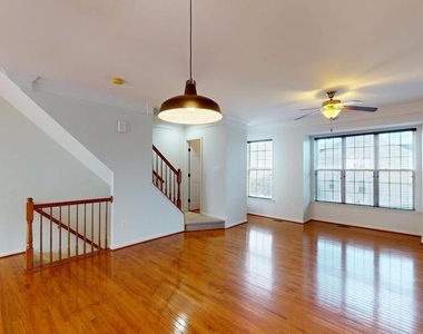 502 Legrace Terrace Ne - Photo Thumbnail 11