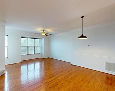 502 Legrace Terrace Ne - Photo Thumbnail 10