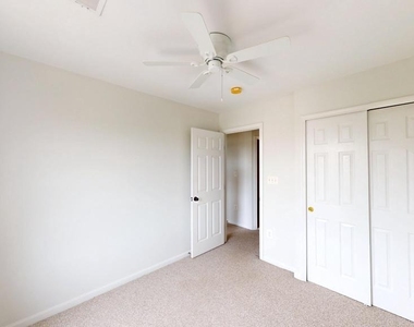502 Legrace Terrace Ne - Photo Thumbnail 19