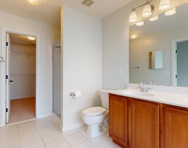 502 Legrace Terrace Ne - Photo Thumbnail 16
