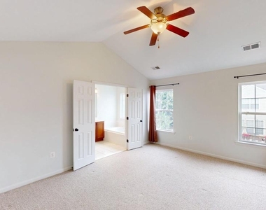 502 Legrace Terrace Ne - Photo Thumbnail 14