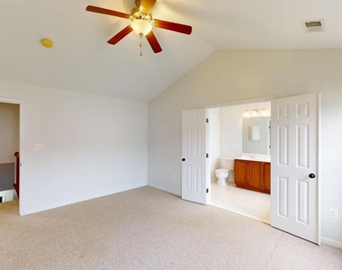 502 Legrace Terrace Ne - Photo Thumbnail 15