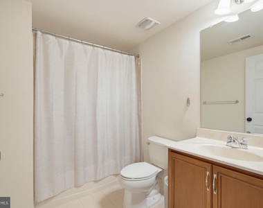 43248 Mitcham Square - Photo Thumbnail 15