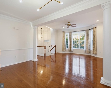 43248 Mitcham Square - Photo Thumbnail 7