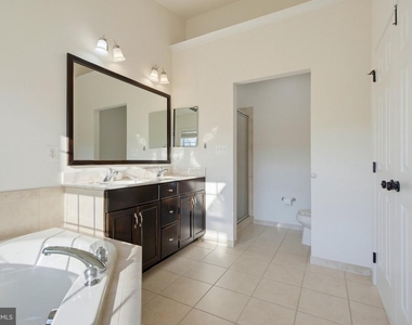 43248 Mitcham Square - Photo Thumbnail 14