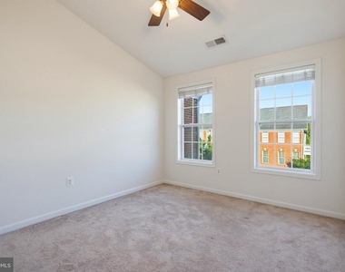 43248 Mitcham Square - Photo Thumbnail 10